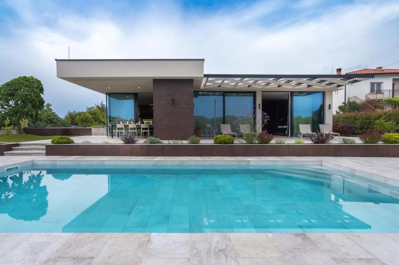 קרק Villa Alba