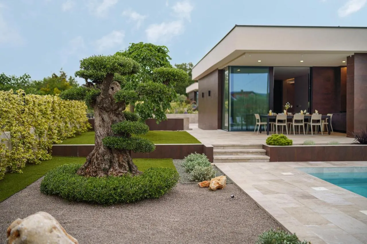 קרק Villa Alba